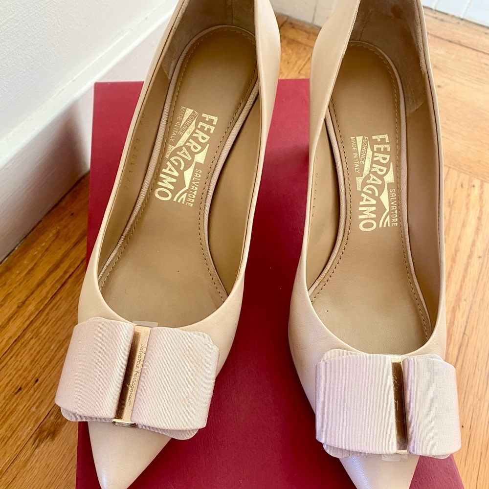NEW BISQUE LAMBSKIN SALVATORE FERRAGAMO “MIMI’70” SHOES